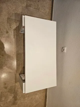 Mesa elevable madera blanca