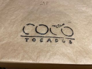 Tocado floral oro viejo boda