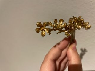 Tocado floral oro viejo boda