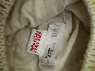 Gorro bebé Zara pompón beige