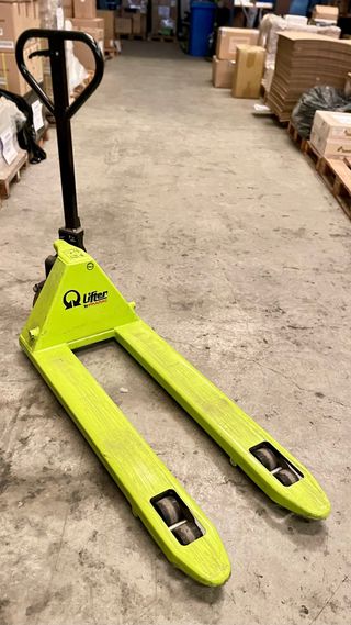 Transpaleta manual Lifter