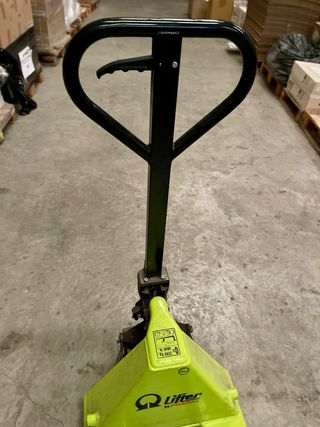 Transpaleta manual Lifter