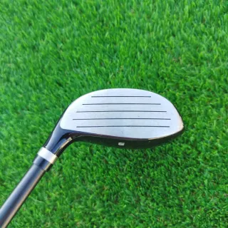 Madera 3 Wilson Deep Red Golf