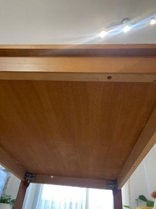 Mesa comedor madera con adorno centro color mármol