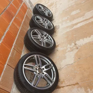 Llantas AMG 18 con neumáticos Continental