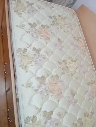 Colchón de tela con estampado floral