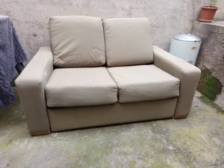 Sofá cama 2 plazas cómoda .