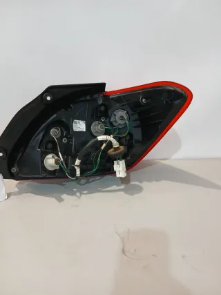 Piloto trasero izquierdo Mitsubishi Space Star VI