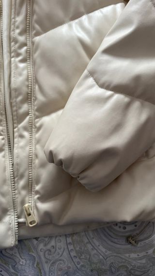 Plumífero con capucha Pull&Bear beige