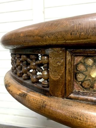 Pareja Mesas antiguas. Calidad. Madera