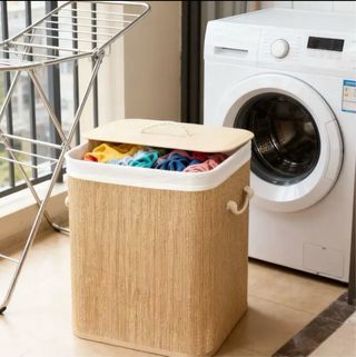 Cesto de ropa de bambú con tapa