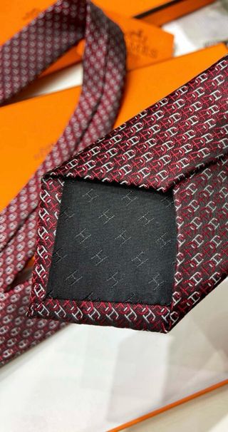 Corbata Hermes de seda nunca usada