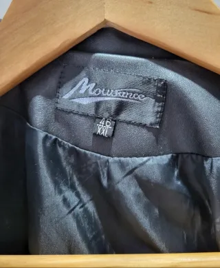 Gabardina de mujer negra