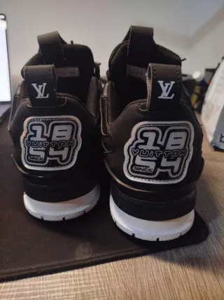 Scarpe in condizioni nuove mai indossate