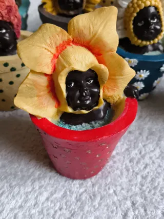 Lote 12 MACETAS DECORATIVAS CON "BEBES NEGRITOS"