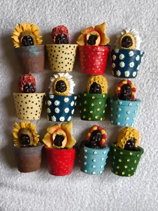 Lote 12 MACETAS DECORATIVAS CON "BEBES NEGRITOS"