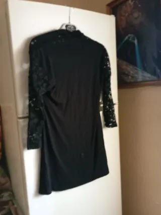 Blusa negra con encaje