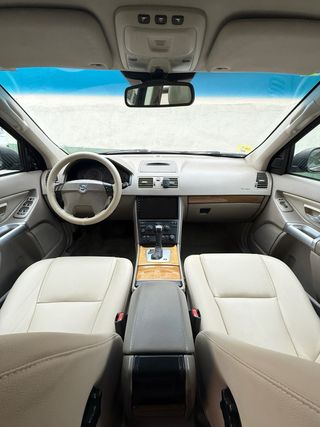 Volvo XC90 D5 185cv 4x4 ✅