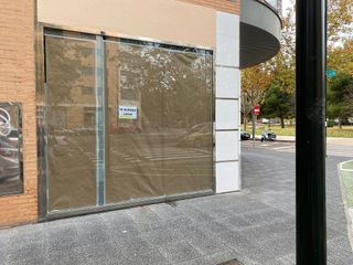 Local comercial en alquiler en Arrabal en Zaragoza