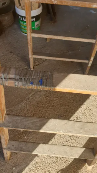 Escalera de madera rústica