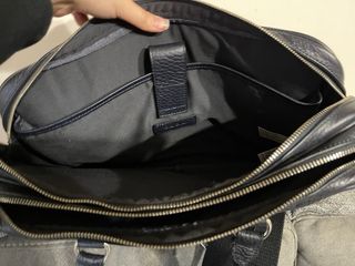 Maletín de piel azul Zara