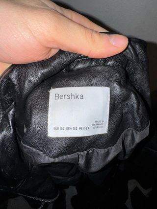 CHAQUETA CUERO BERSHKA talla XS