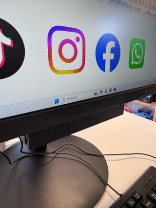 Lenovo M920Q Mini PC Reacondicionado