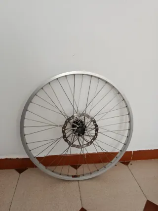 Rueda delantera Sun Rims buje Cannondale