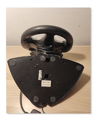 Volante Ferrari y Juego PS2 Resident Evil 4