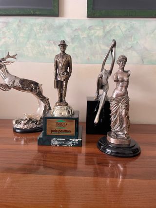 4 statuette decorative