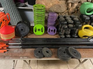 Pesas y discos para gimnasio