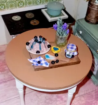 Casa delle Bambole tavola preparazione