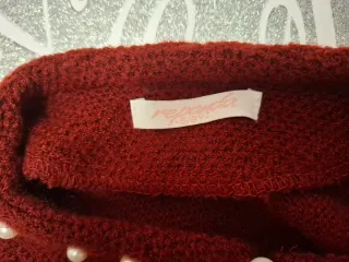 Cardigan bordeaux con perle