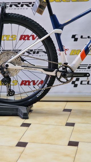 Bicicleta Berria BRAVO ELITE Deore Azul