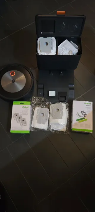 iRobot Roomba j7+