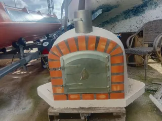 Horno de leña exterior terracota y metal