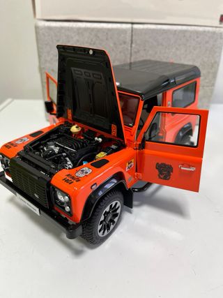 Land Rover Defender 90 V8 1/18 LCD Models
