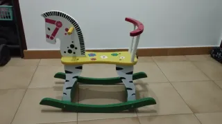 Caballito balancín infantil cebra