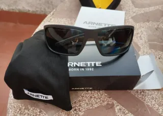 Gafas de sol Arnette negras