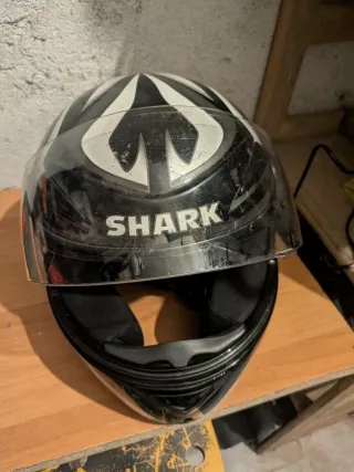 Casco Shark nero e bianco