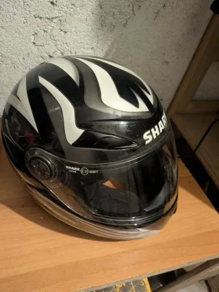 Casco Shark nero e bianco
