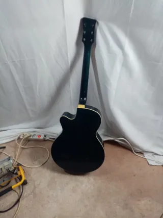 Cuerpo de guitarra acústica