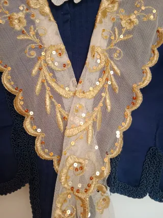 Traje  de  fallera a  l'Antiga. Falda pañal