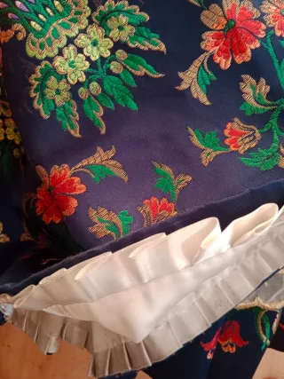 Traje  de  fallera a  l'Antiga. Falda pañal