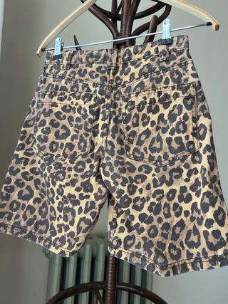 Bermuda vaquera mujer animal print
