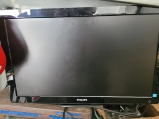 Monitor y Hodenador Negro con Windows 11 125 giga