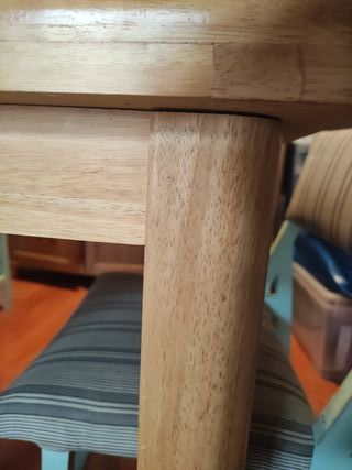 Mesa de comedor madera clara y maciza 140x79cm