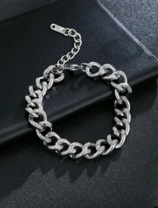 Pulsera plateada con eslabones se ilumina