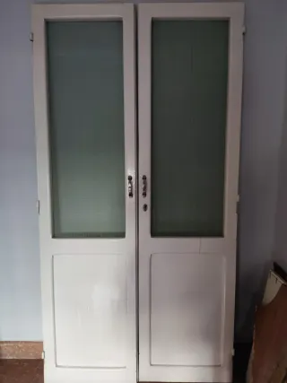 Puertas antiguas de despensa