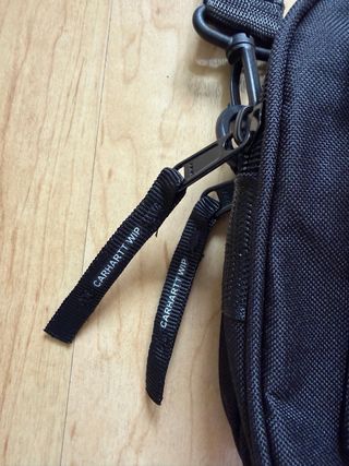 Bandolera Carhartt Negra